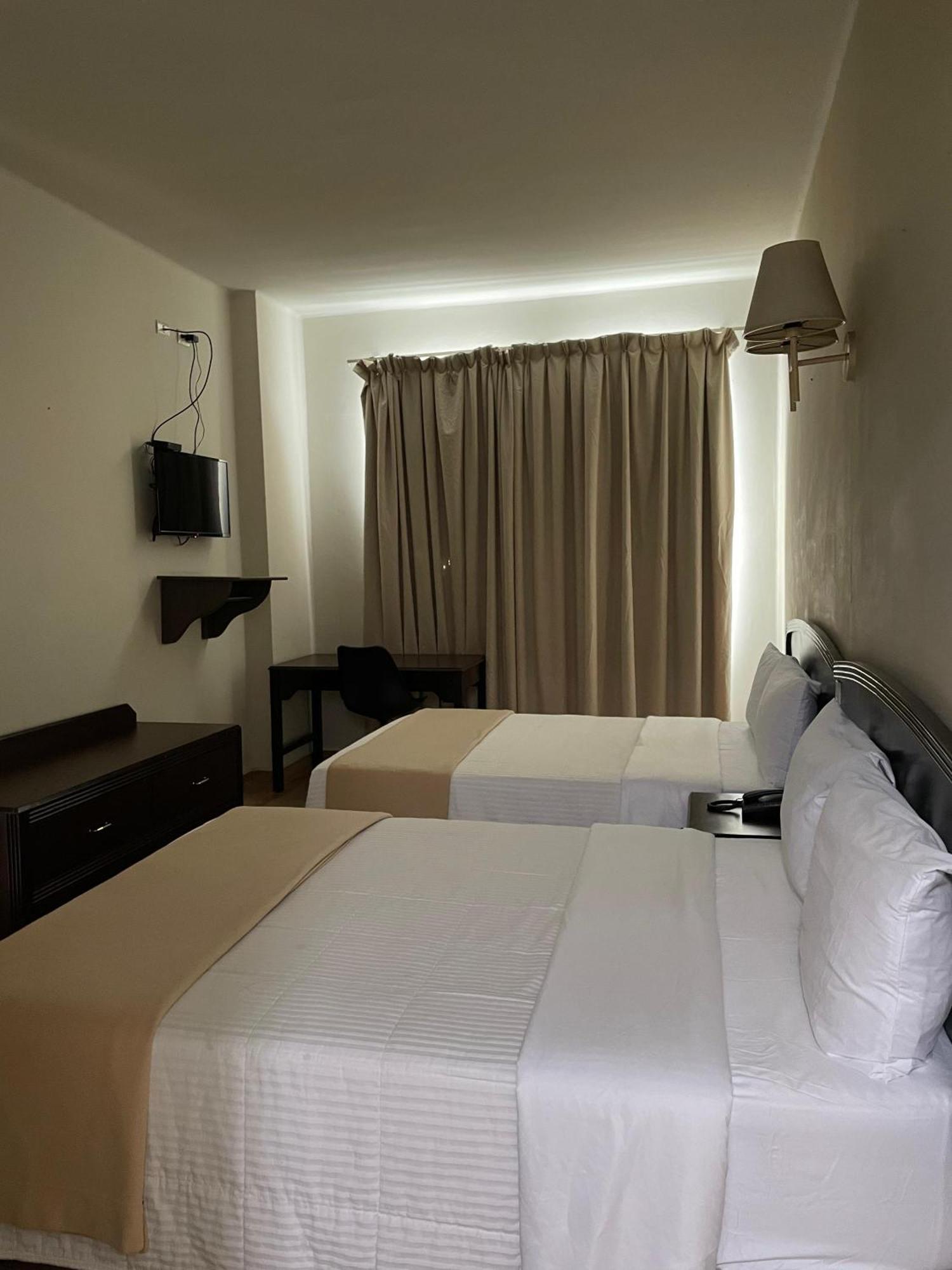 Hotel Plaza Del Arco Express Monterrey Exteriér fotografie