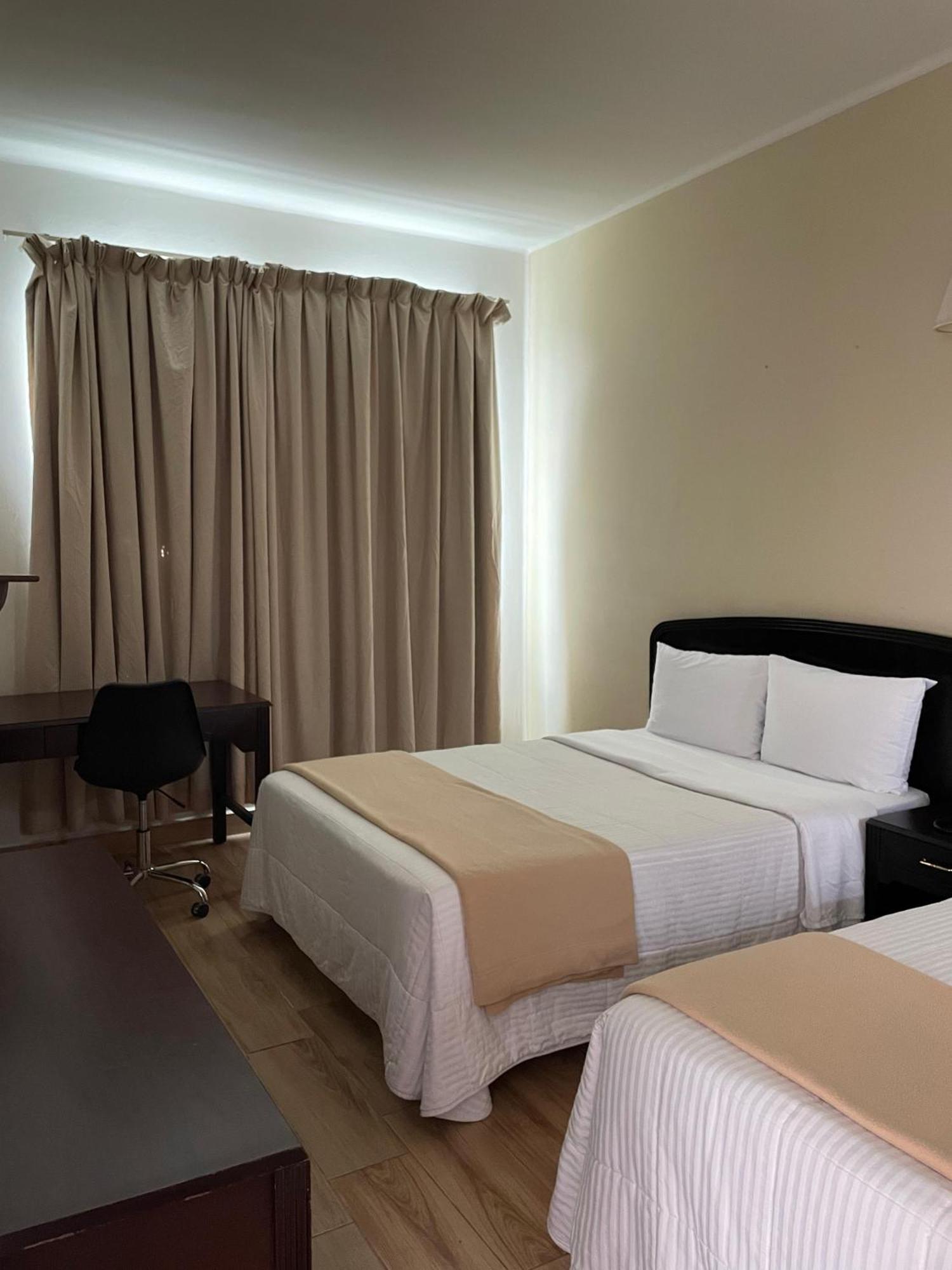 Hotel Plaza Del Arco Express Monterrey Exteriér fotografie