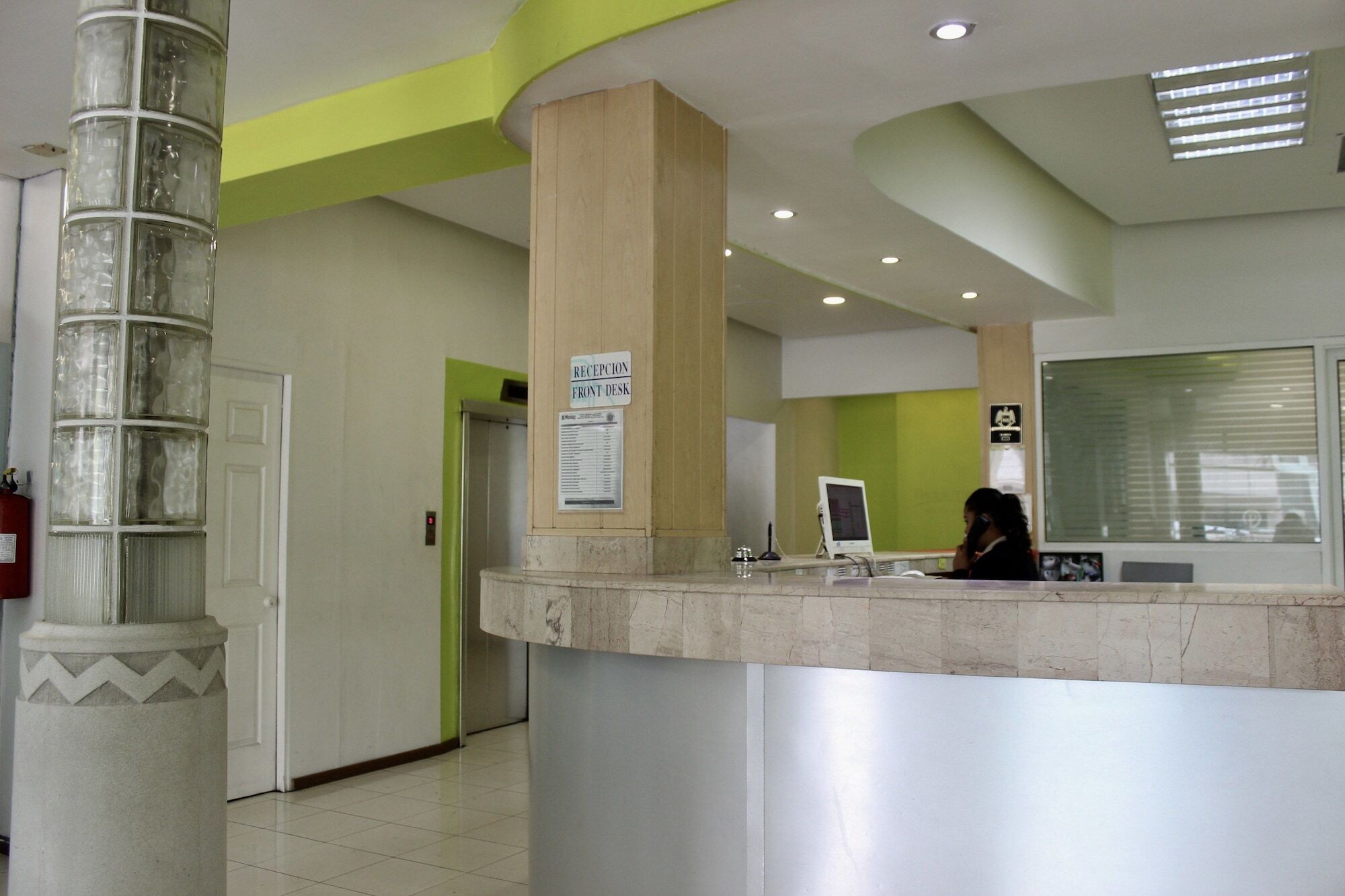 Hotel Plaza Del Arco Express Monterrey Exteriér fotografie